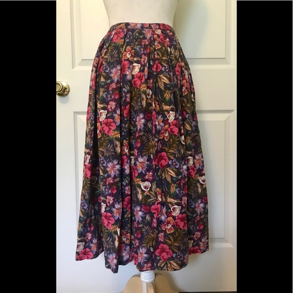 Liz Sport Dresses & Skirts - Perfect for Fall LizSport Skirt 🍂🍁
